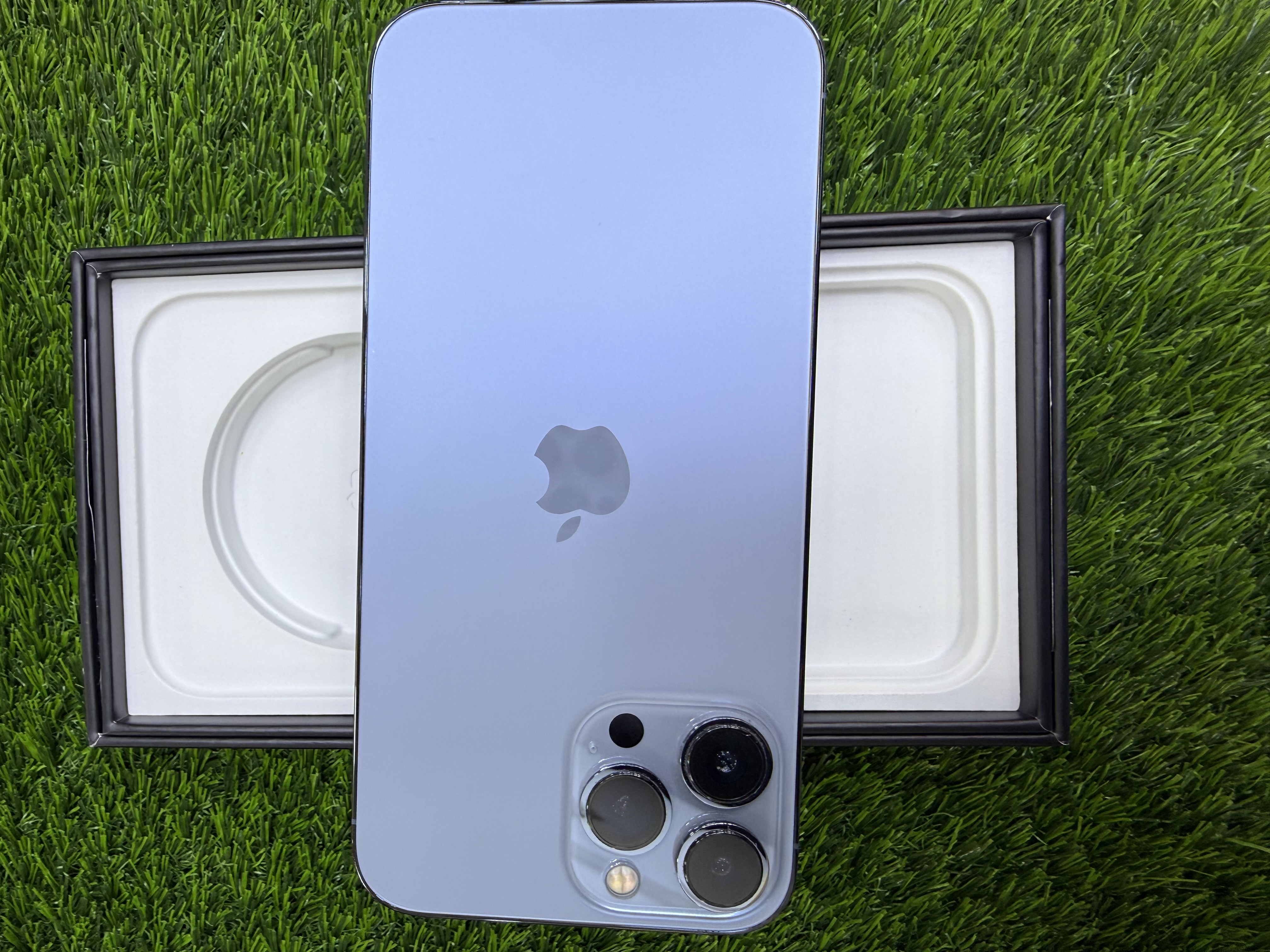 Apple iPhone 13 Pro Max - Image 2